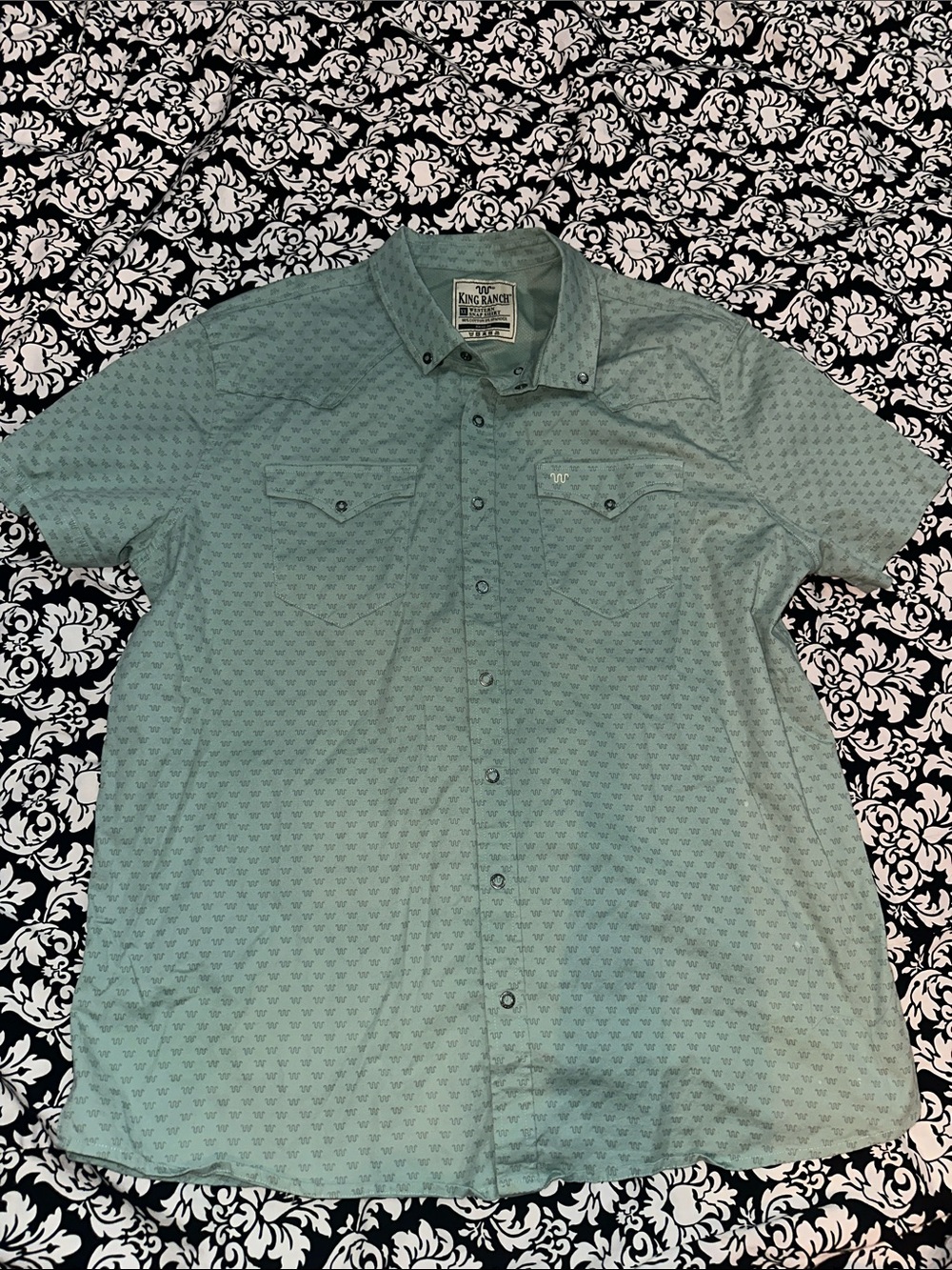 King Ranch Men's Short-Sleeve Mint Green Button-Down Shirt